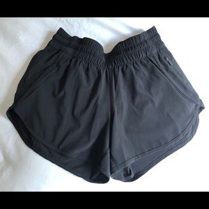 Lululemon tracker shorts